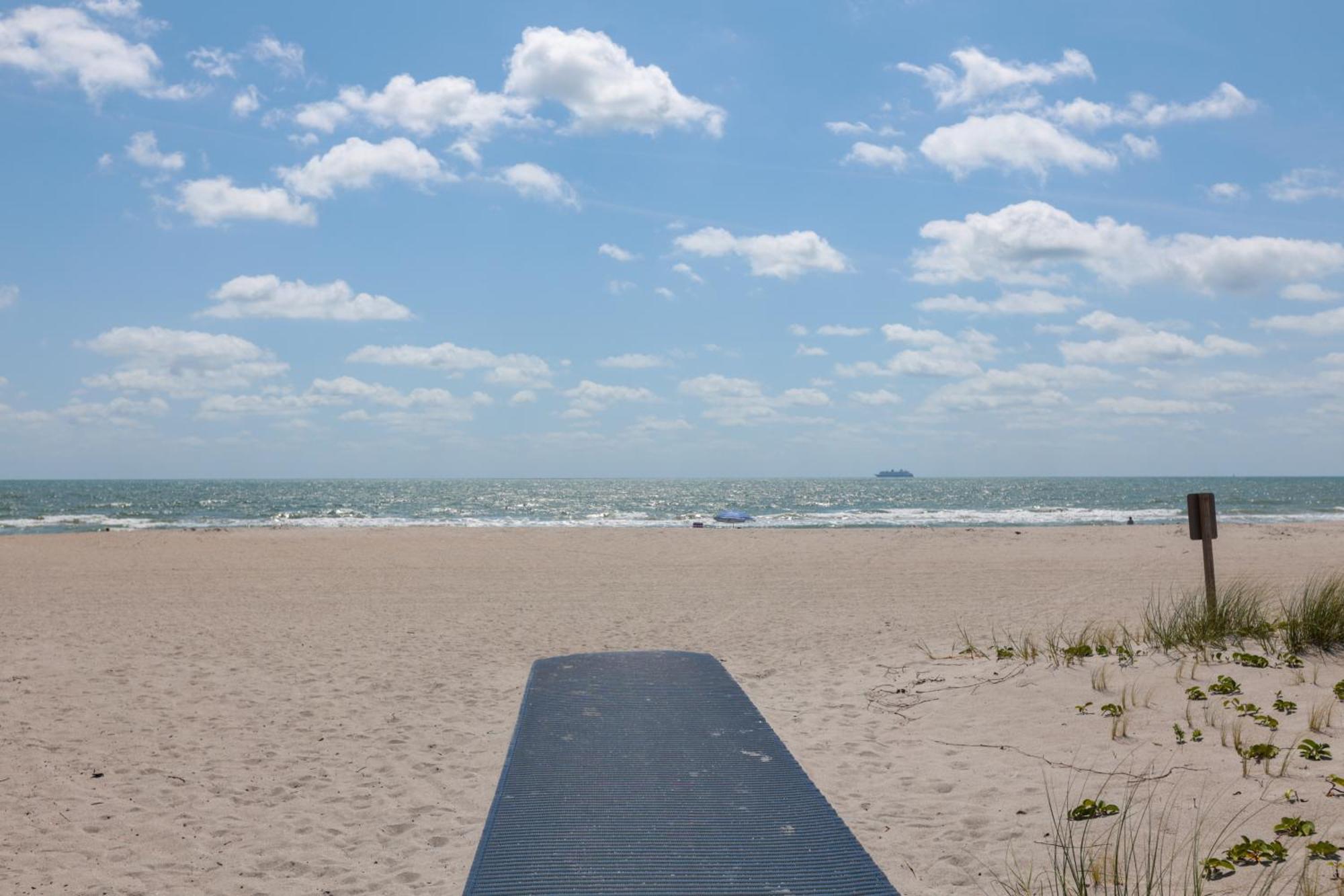 Cape Canaveral Escape With Grill Walk To Beach! Extérieur photo